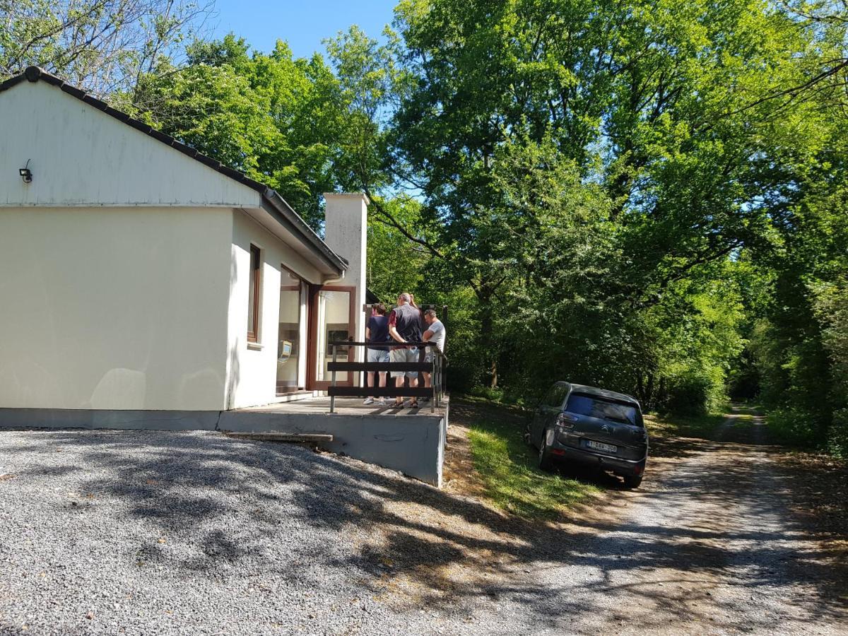 Mooie Bungalow In De Prachtige Natuur Hastiere-par-dela Εξωτερικό φωτογραφία